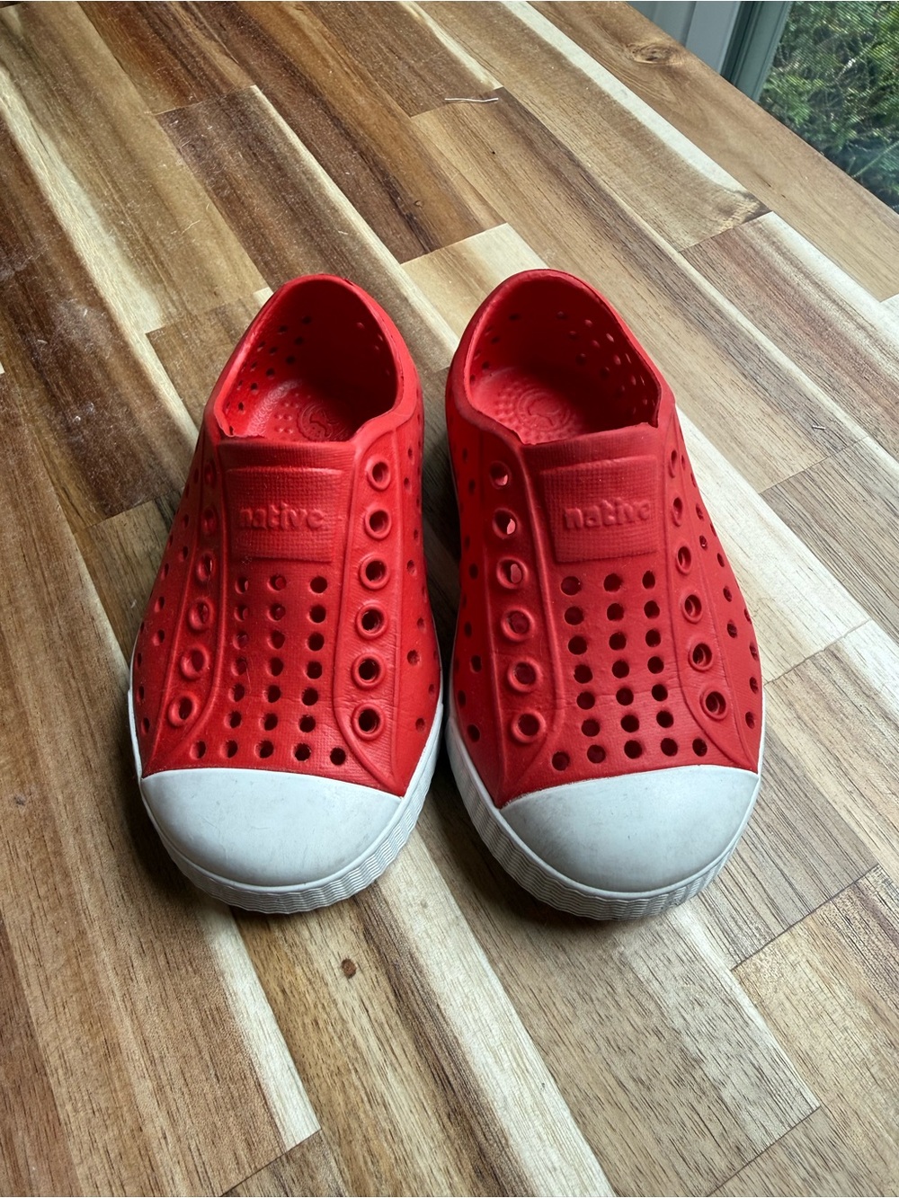 Native Jefferson Slip-On toddler Shoes size 6